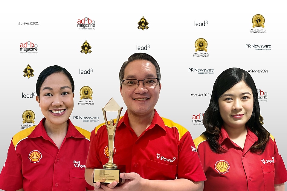 Pilipinas Shell wins a Gold Award in the Asia Pacific Stevie Awards last July 2021. From L-R: Czarina Ocampo (Investor Relations Advisor), Reynaldo Abilo (CFO) and Angelica Castillo (Investor Relations Manager) 