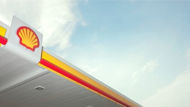 Retail station canopy with Shell logo