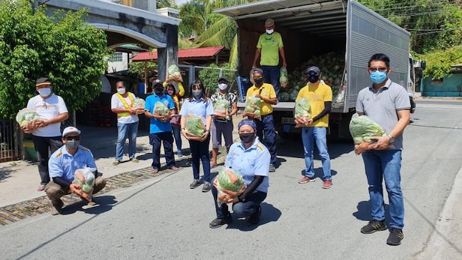 Tabangao Batangas Refinery team ready to deliver the relief goods in nearby communities.