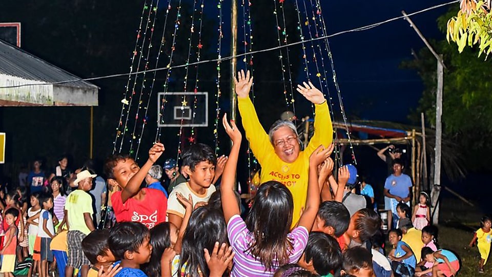 PSFI’s lights up the Holidays for off-grid communities in Palawan.