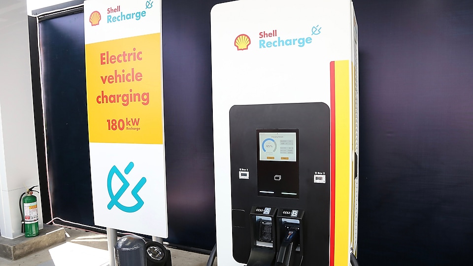 In July 2022, the Pilipinas Shell launched Shell Recharge, its first high-powered electric vehicle charging station, at Shell SLEX Mamplasan. Shell Recharge features two 180kW chargers (CCS/Type 2) capable of simultaneously charging two electric vehicles to optimal battery charge levels in just 30 minutes.