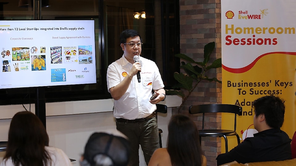 Jonathan Juanillo, Social Performance Adviser for Downstream at Shell Pilipinas, highlights the profound impact of the Shell LiveWIRE Acceleration Program on the participants of the Shell LiveWIRE Homeroom Sessions.