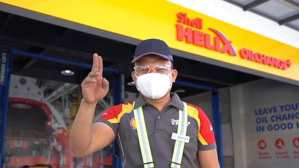Safety through roadworthiness is Shell’s priority with highly-trained mechanics at Shell Helix Oilchange+ sites.