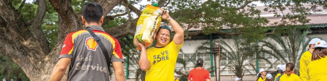 Volunteer working together